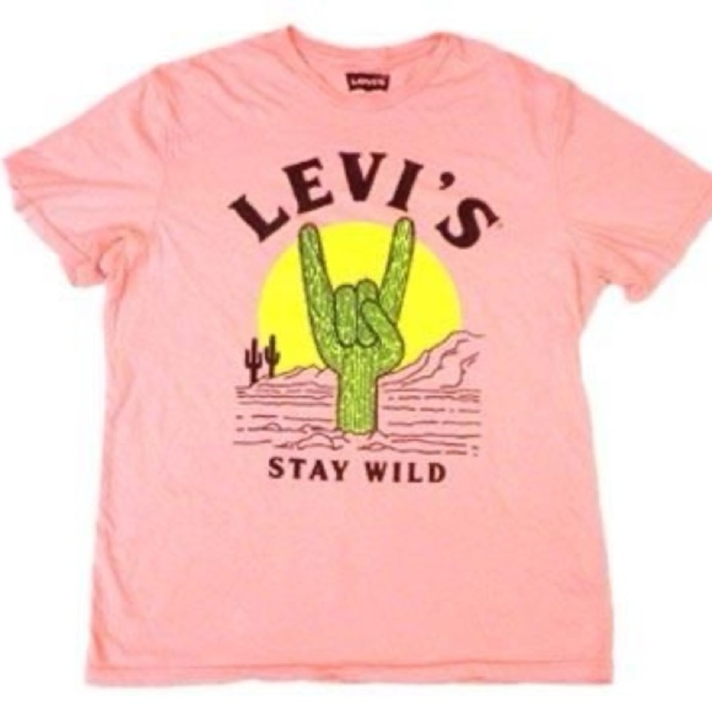 LEVI’S | Pink Tee with Graphic Design “Stay Wild”